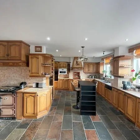 Semesterbostad Quiet Self-catering With Surrounding Lakes Bailieborough