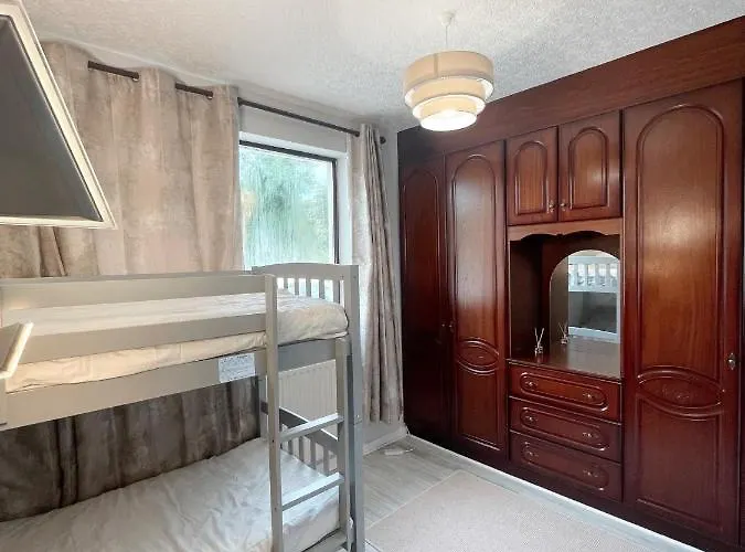 Сasa de vacaciones Quiet Self-catering With Surrounding Lakes *