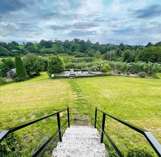 Semesterbostad Quiet Self-catering With Surrounding Lakes